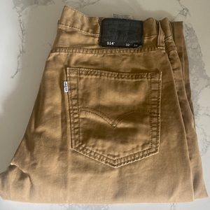 Men’s khaki pants size 32 x 34 Levi’s